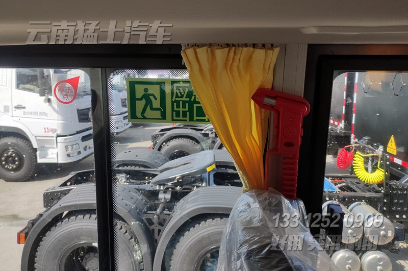 沙漠客車,四驅(qū)越野客車,東風(fēng)客車,15座中巴車,沙漠旅游車