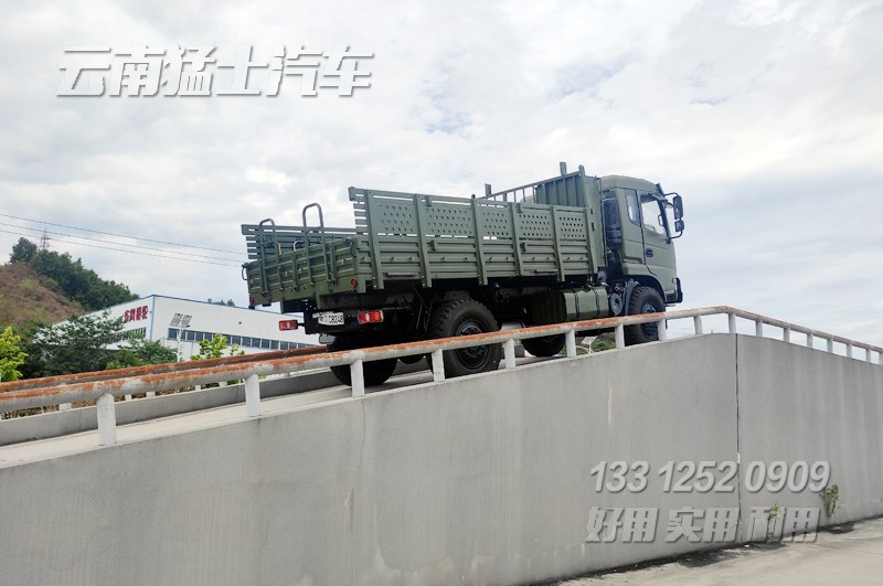 東風四驅(qū)六驅(qū),越野卡車,東風卡車,出口卡車,東風車出口,車輛測試