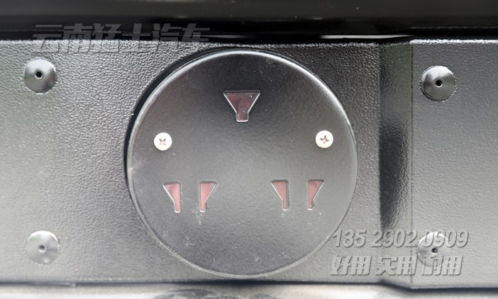 3噸卡車(chē),雙排依維柯,依維柯2045,四驅(qū)雙排貨車(chē)