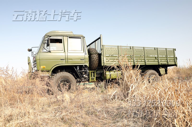 東風(fēng)六驅(qū)越野車,EQ2102N,2102車門,2102操縱使用